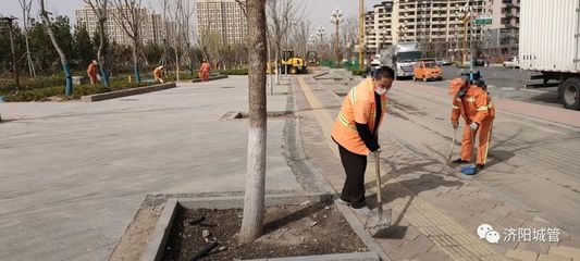 济阳城管开展道路保洁“大清洗大提升”行动,提升城区“颜值”