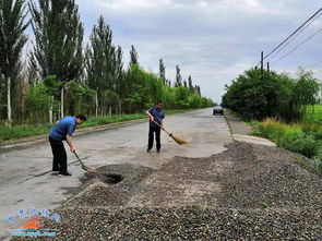 张掖市交通运输综合行政执法队清理路面保畅通