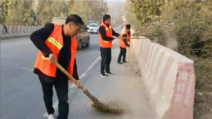 太康县公路局开展路域环境整治扮靓道路沿线环境