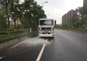 新型高压清洗车投入使用,道路保洁工作迎来 新兵