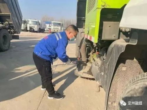 加强道路清扫保洁与垃圾清运，共建美丽定州