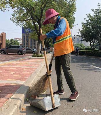 爱心倡议|关爱环卫工人，从一瓶水开始！